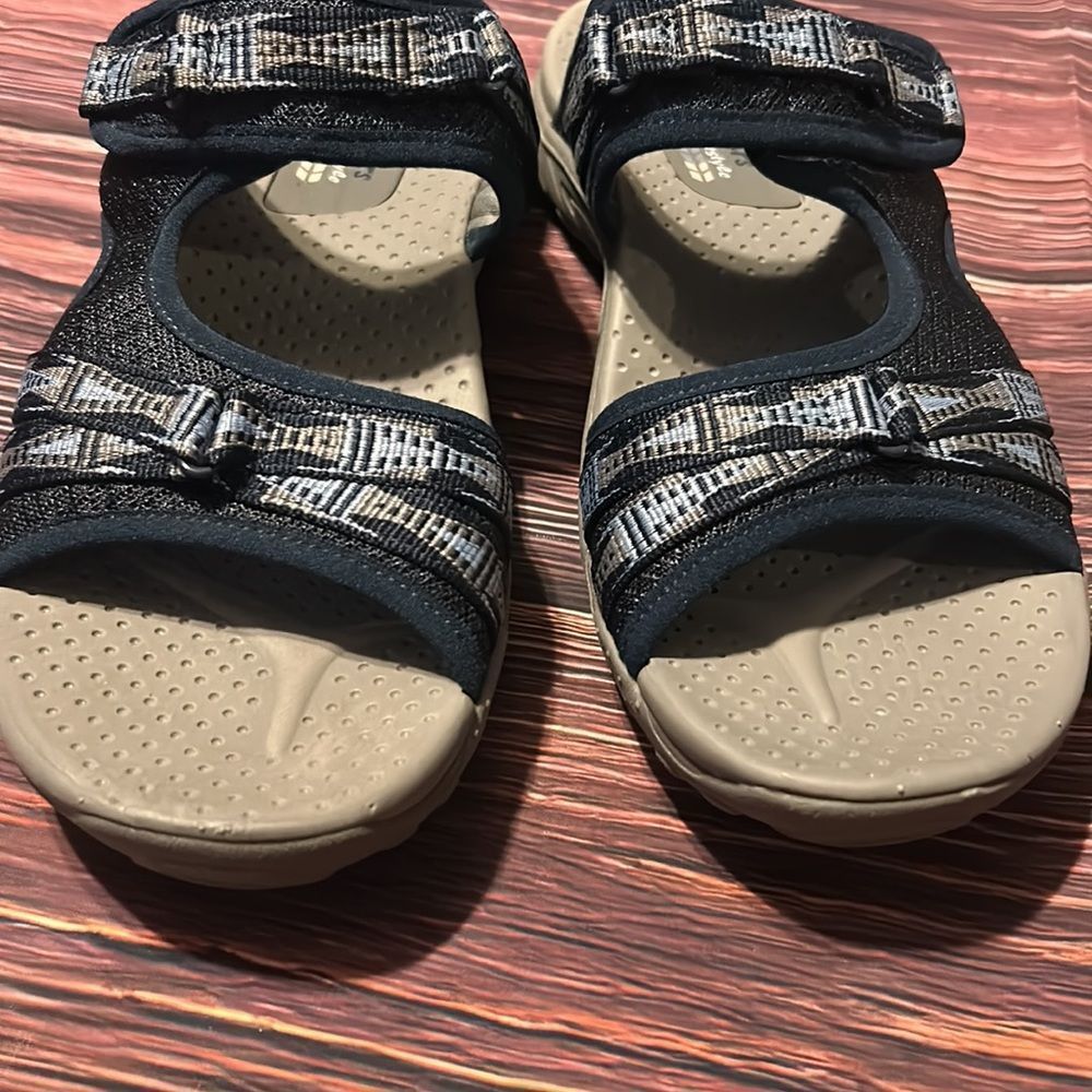 Skechers Outdoor Lifestyle Size 8 Women’s Slip On Shoes - Picture 3 of 5